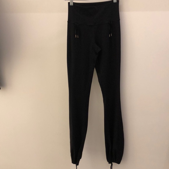 lululemon athletica Pants - Lululemon black pant, sz 4, 66973 lululemon athletica Pants - Lululemon black pant, sz 4, 66973